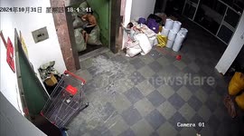 Man's goods delivery disrupted by mischievous child pressing elevator buttons - mum apologies for the prank