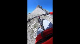 Freeride Mountainbiker makes first descent in the alps