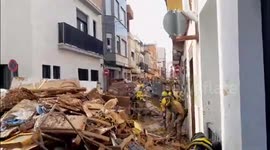 Spain: Brif Lubi Team Works Tirelessly to Clean Up Streets in Catarroja