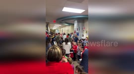 Kindergarten pupils sing for veterans in Oklahoma