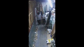 Worker’s Epic Fail: Underestimates Glass Weight, Drops It Spectacularly!