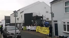 UK: Autonomous activists are currently blockading the L&B Plating factory in Portslade