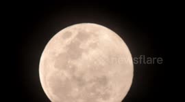 Friday, November 15, 2024 starting at 18:00 local time we can observe the last Supermoon phenomenon of the year. The Moon will be directly above your head (Zenith) at 00:00 and at 6:00 am on November 16, the Moon will set in the West.