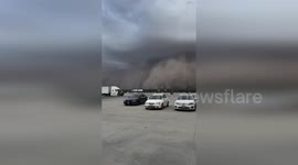 Dust storm tsunami blankets homes in California