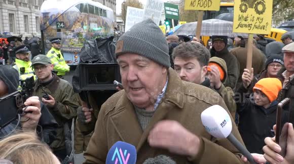 ‘Rock star’ welcome for Jeremy Clarkson as he slates the BBC at huge Farmer’s Rally in London
