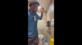 Tissue holder breaks during incident at Food Lion in Chesapeake, USA