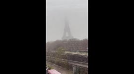 Snowfall captured in Paris
