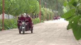 Former cotton pickers embrace new life in Xinjiang