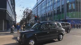 Timelapse of Black Friday on Oxford Street showing what it was like around 11am