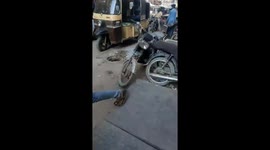 Small hole causes traffic disruption in Karachi, Pakistan