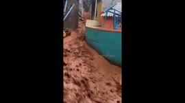 Tamil Nadu rains: 7 trapped after mudslide in Tiruvannamalai , Dramatic video shows the moment of mudslide