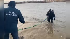 Family-of-three removed from submerged car in Crimea