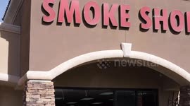 US, Los Angeles: Hesperia Car Slams Into Smoke Shop As Burglary Suspects Flee the Scene