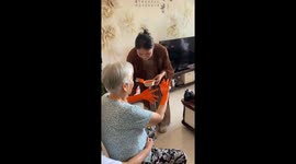 Hugs that last: Chinese families imprint handprints on clothes during mid-autumn reunion