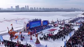 Foreign journalists explore charm of China's 