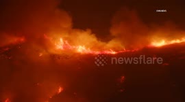 US, Los Angeles: Malibu Franklin Fire Second Night