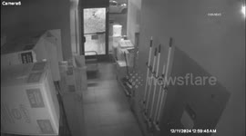 US, Los Angeles: West Covina Burglary Suspects at Wingstop Caught on Camera