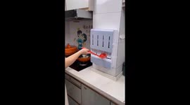 Ingenious spice rack simplifies cooking in China