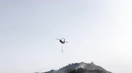 US: Biplane Drops Water on Franklin Fire in Malibu as Crews Fight to Contain Blaze