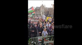 UK: Thousands took to the streets in London in solidarity with the Palestinian people