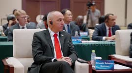 Diplomats hail China's economic transformation efforts