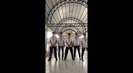 Person's pants tear in funny moment at Xavier University