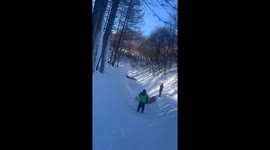 People sliding on snow hit staff member in Liaoning Province