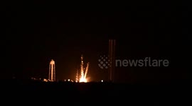 A SpaceX Falcon 9 rocket carrying 21 Starlink satellites lifts off from Launch Complex 39A at NASA’s Kennedy Space Center in Florida