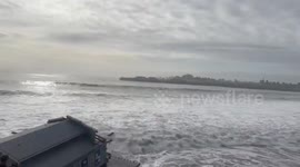 US: Santa Cruz Wharf Collapses As High Waves Batter Northern California Shoreline 2
