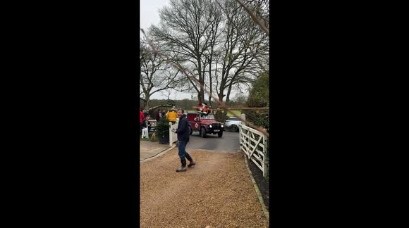 SANTA CRUISE ARRIVAL SHOT