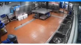 Rats Invade School Cafeteria in Haikou, Prompting Immediate Investigation and Action