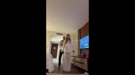 Failed attempt at shoulder carry trend in Marco Island, Florida, USA