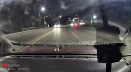 China: Successful Emergency Maneuver Avoid a Car Crash