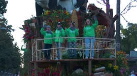 San Diego Zoo staff join 136th Rose Parade