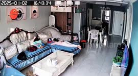 银川地震瞬间 8岁男孩第一时间保护两个妹妹避险