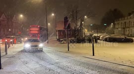 First heavy snow in London as temperatures in the capital and UK drop below freezing