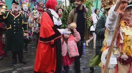 London, UK. 5 January 2025. People gather to celebrate the Twelfth Night, a mix of midwinter seasonal customs and contemporary festivity. The event started at Bankside followed by a procession to Soap Yard in Borough Yard.
