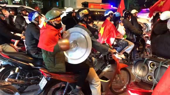 Thousands of fans flooded the streets to celebrate victory in the most crazy and strange way after Vietnam won the 2024 ASEAN Cup