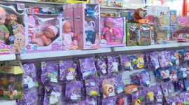 Argentina: Shopping for toys for Three Kings' Day in Latin America