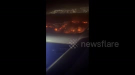 US: Palisades Fire Visible From Flights Near LAX As 30,000 Evacuate 3