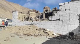 Braving cold, quake rescuers race against time on world's highest plateau