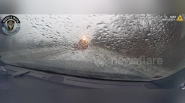 US: Near Miss Captured on Dashcam as Vehicle Strikes Tow Truck on I-71