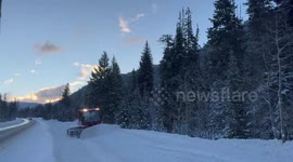 US: Snowplow Video Shows UDOT Clearing Snow on SR-190 in Utah’s Cottonwood Canyons