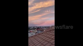 US: Huge smoke cloud from Los Angeles wildfires over Burbank