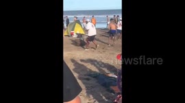 Argentina: Brutal fight between vendors at a beach resort in Buenos Aires