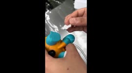Squirtle toy sprays water from truck in China
