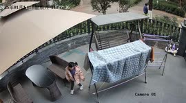 Terrifying Close Call: Falling Debris Nearly Hits 4-Year-Old in Fujian