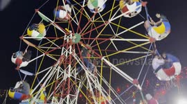 Human-powered Ferris Wheel With Acrobatic Operators