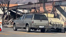 US: Containment efforts on Los Angeles fires stalled by red flag weather conditions