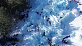 US: 'Ice Castles' draw thousands to New Hampshire